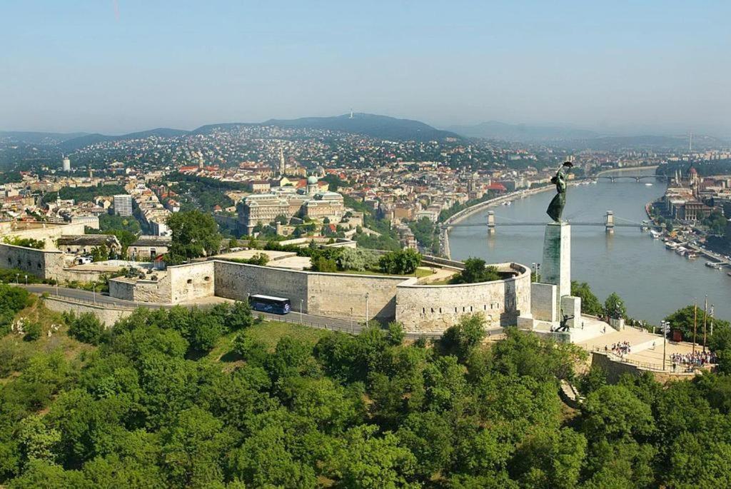 Rakoczi Apartments Budapeste Exterior foto